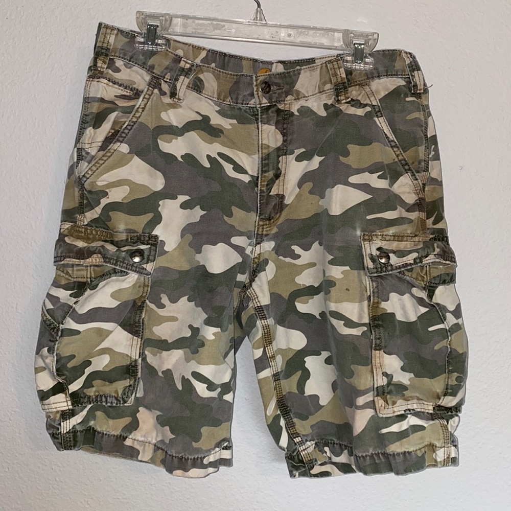 Carhartt camo cargo shorts